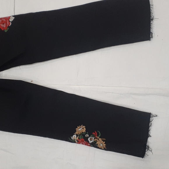 Zara black womens  embroidery black crop ankle  jean size 4 - Picture 8 of 16